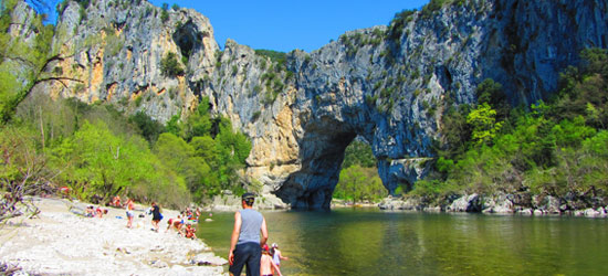 CAMPING EN ARDÈCHE