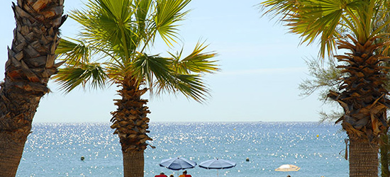 CAMPING À FREJUS BORDANT LA COTE D'AZUR